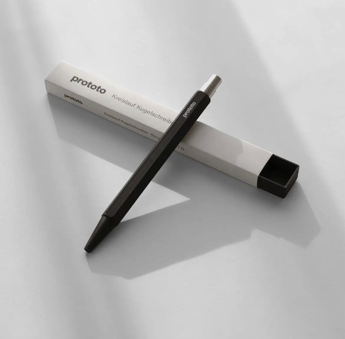 Circular Ballpoint Pen – Natural